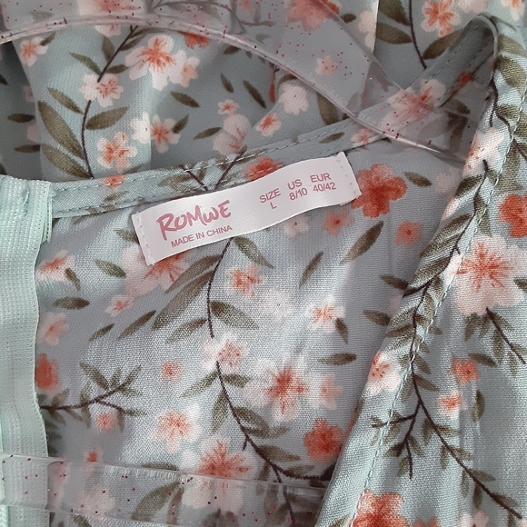 Lightweight summer floral dress - Picture 3 of 3